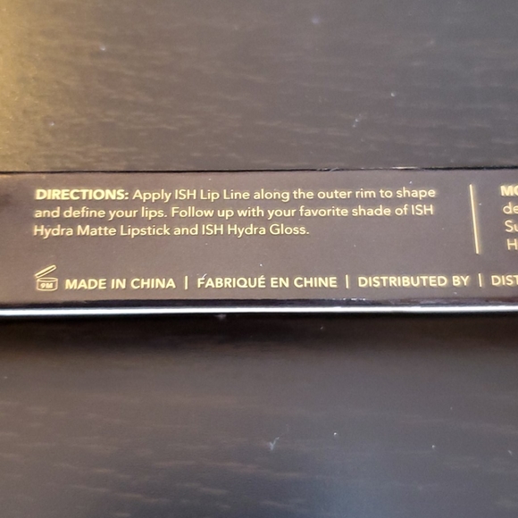 ⛱3/$20 ISH Lip Line in Sassy - Picture 3 of 4